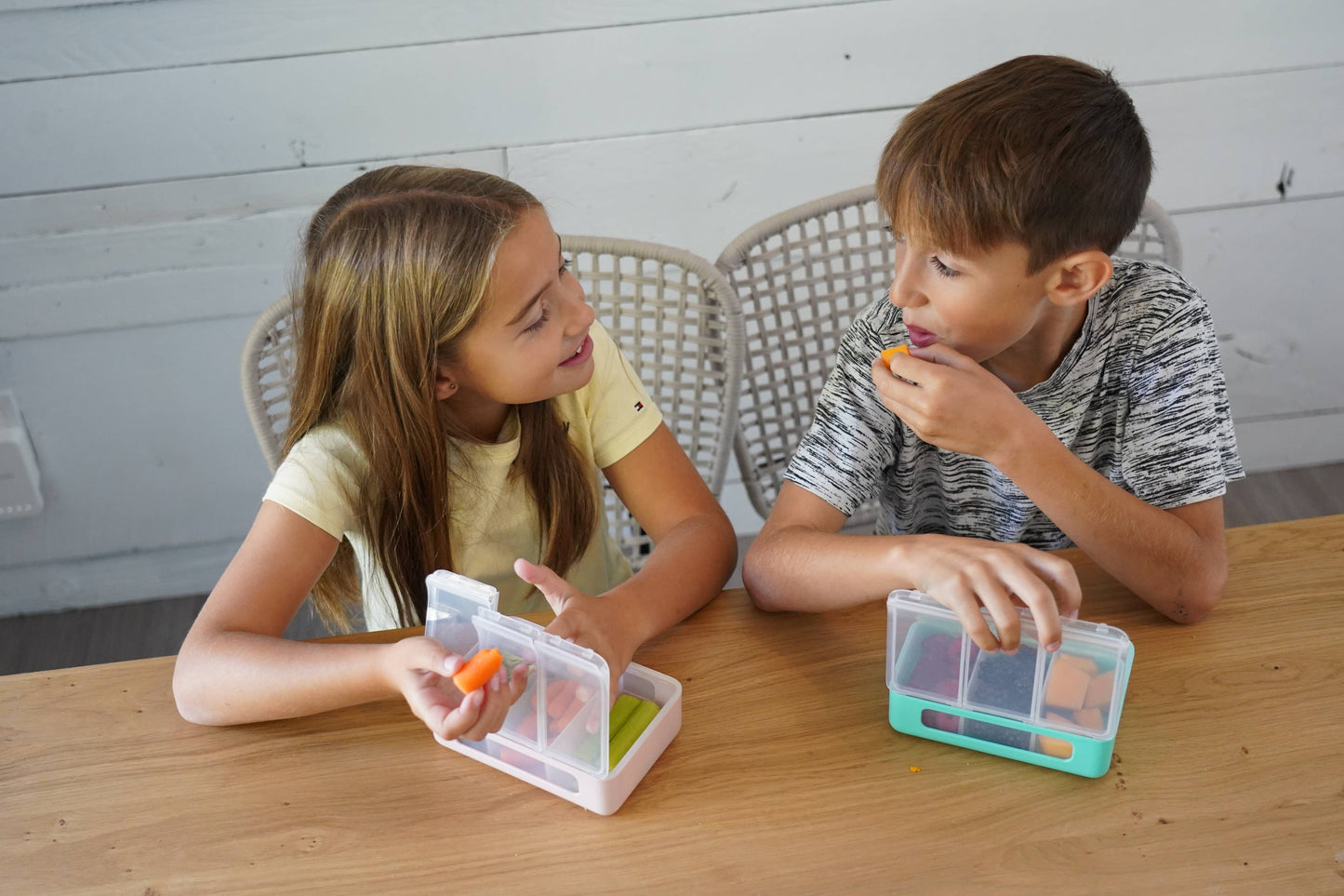 melii 3 Compartment Snackle Box