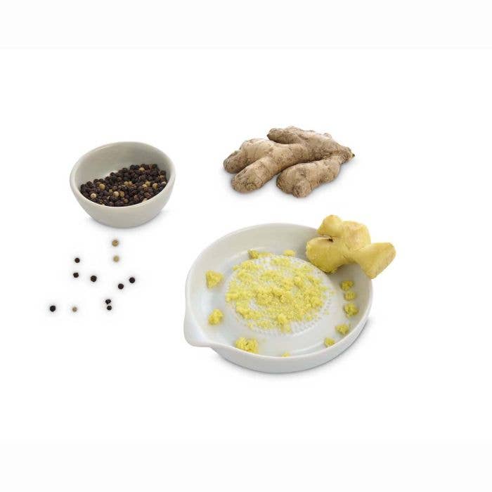 Ginger Grater Bowl With Spout- Helen's Asian Kitchen