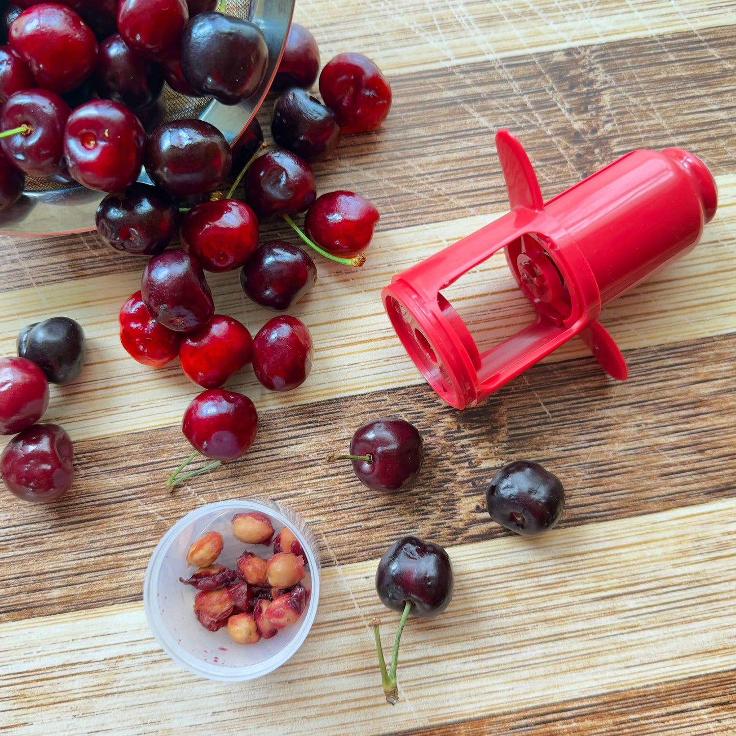 Cherry & Olive Pitter Plastic- R&M International