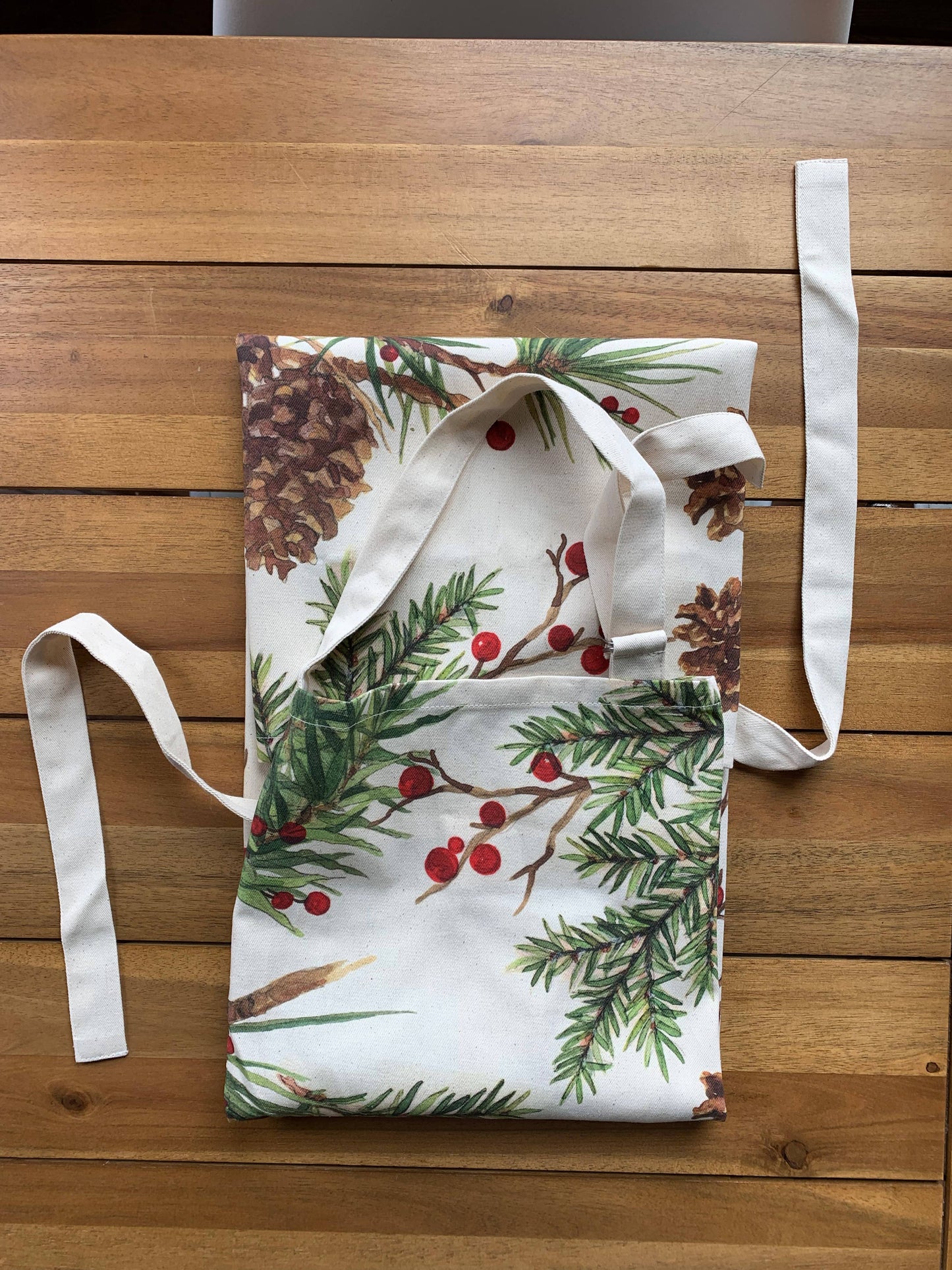 Berries & Pine Apron by Sally Eckman Roberts - Peking Handicraft