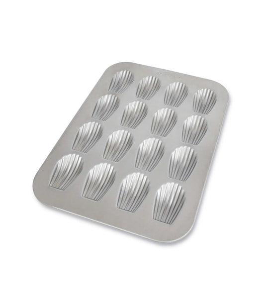 Madeleine Pan - 16 Well - USA Pan