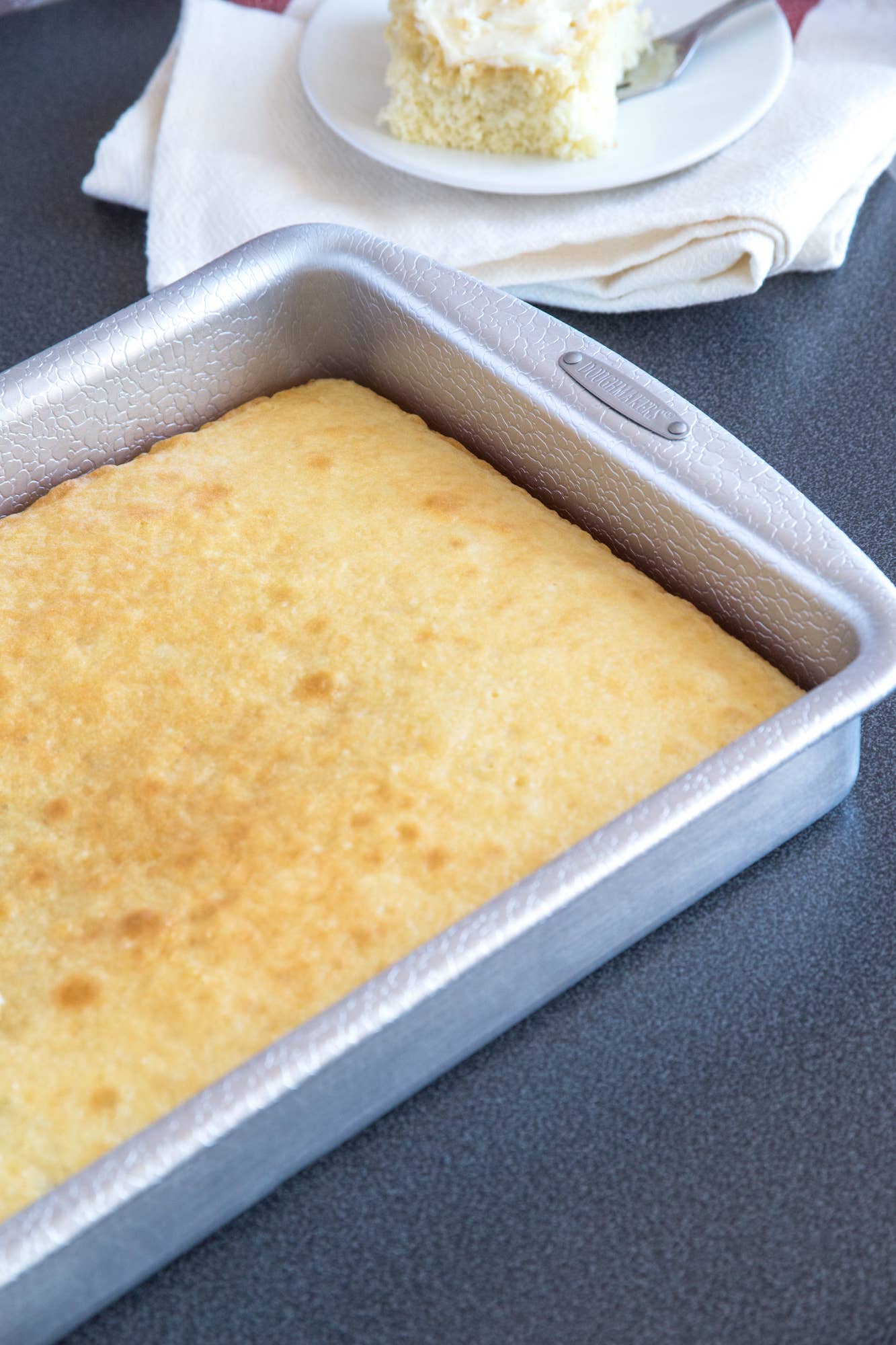 9" x 13" Original Non-Stick Cake Pan - Doughmakers
