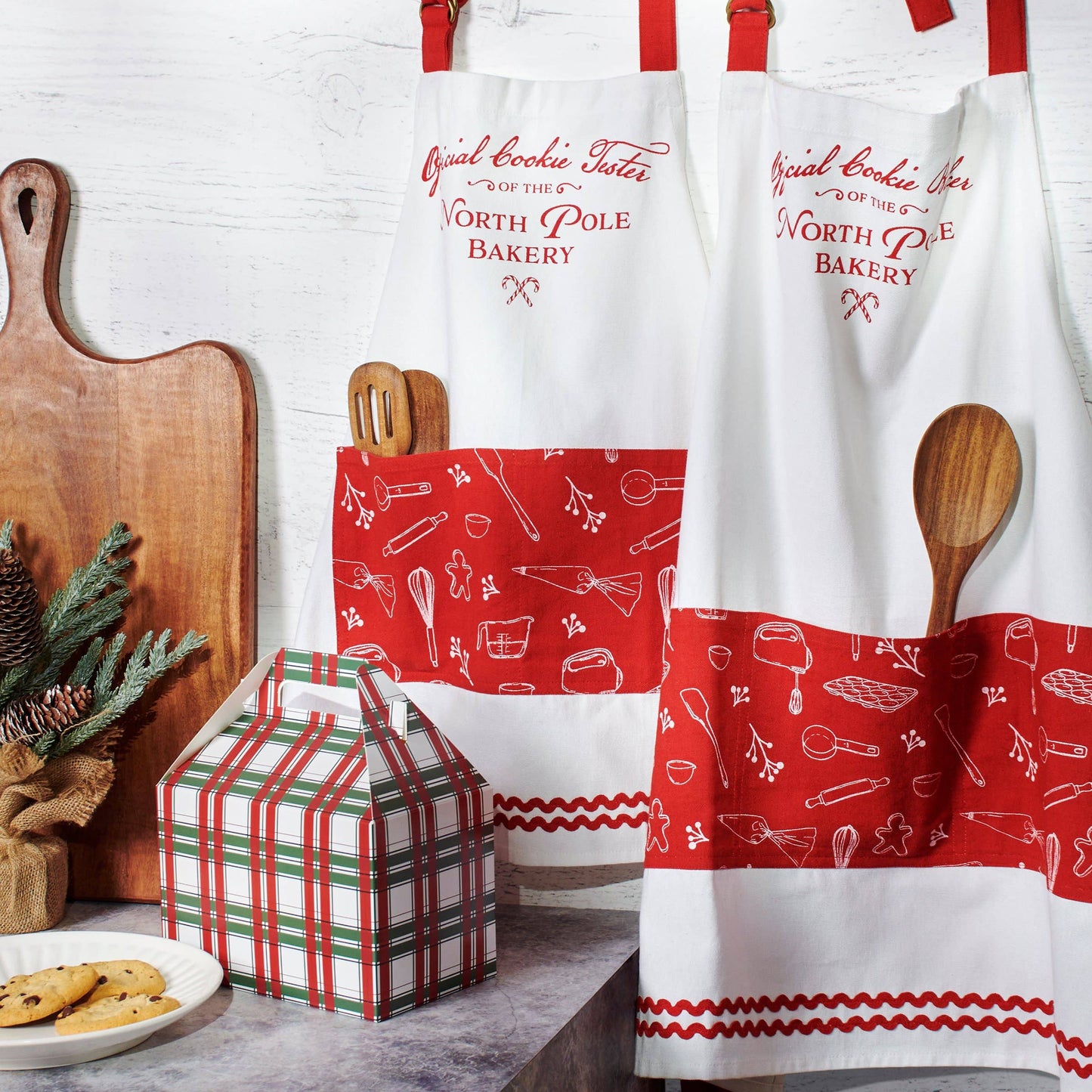 North Pole Bakery Family Aprons- Primitives by Kathy
