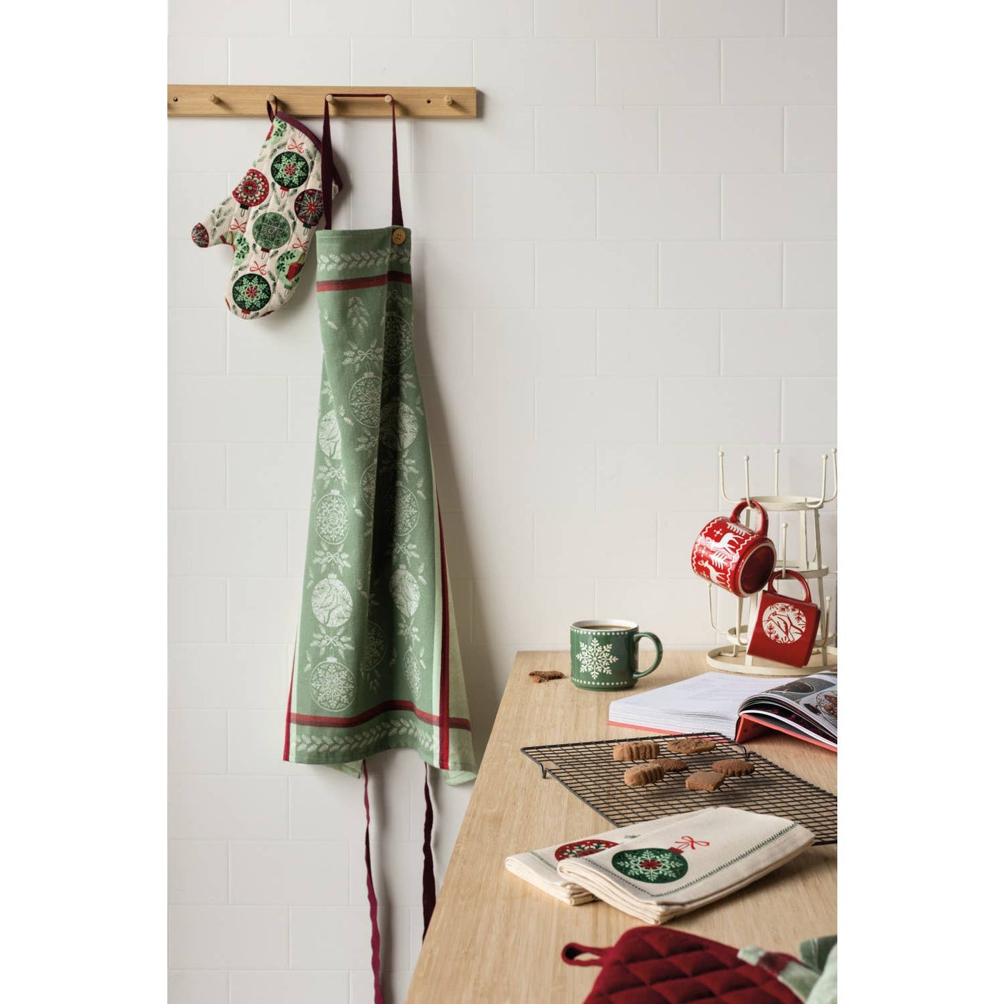 Good Tidings Christmas Chef Mitt - Now Designs by Danica