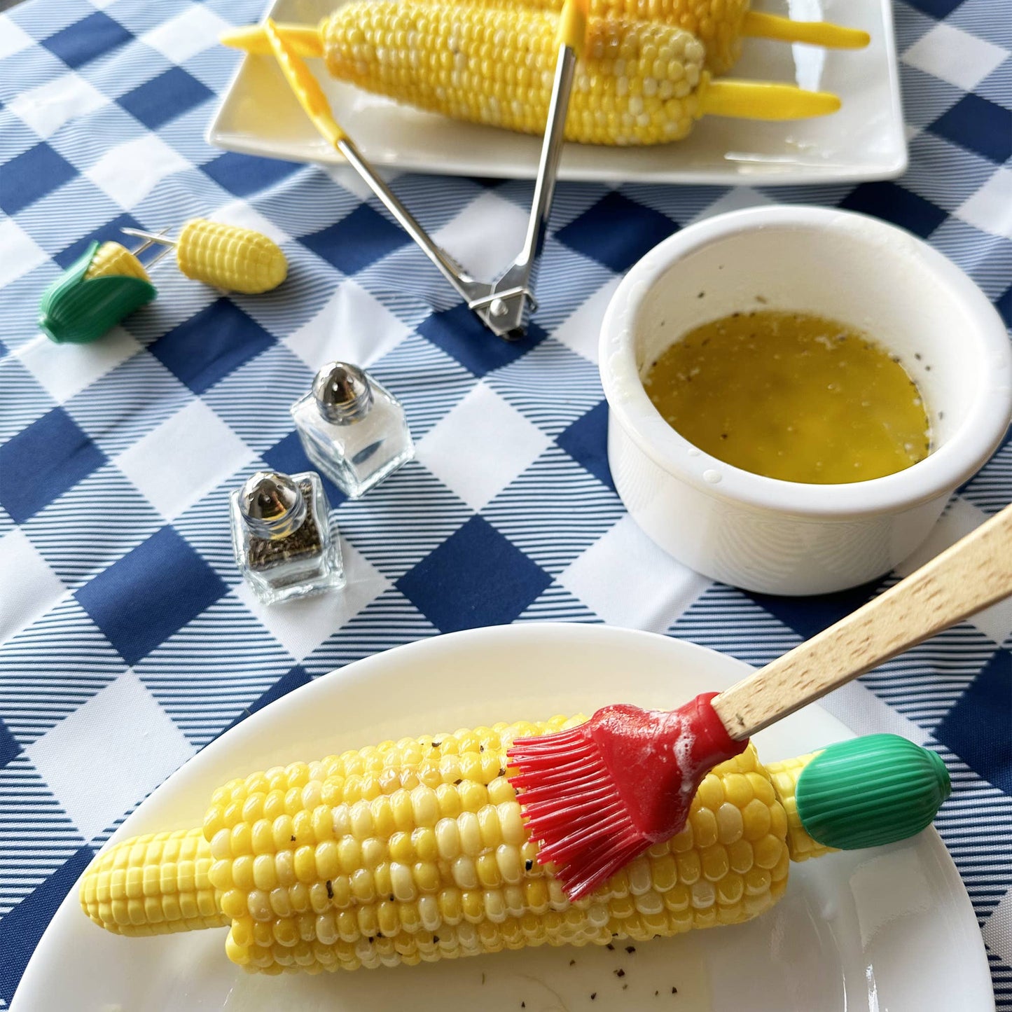 Jumbo Corn Holders S/8 Carded - R&M International