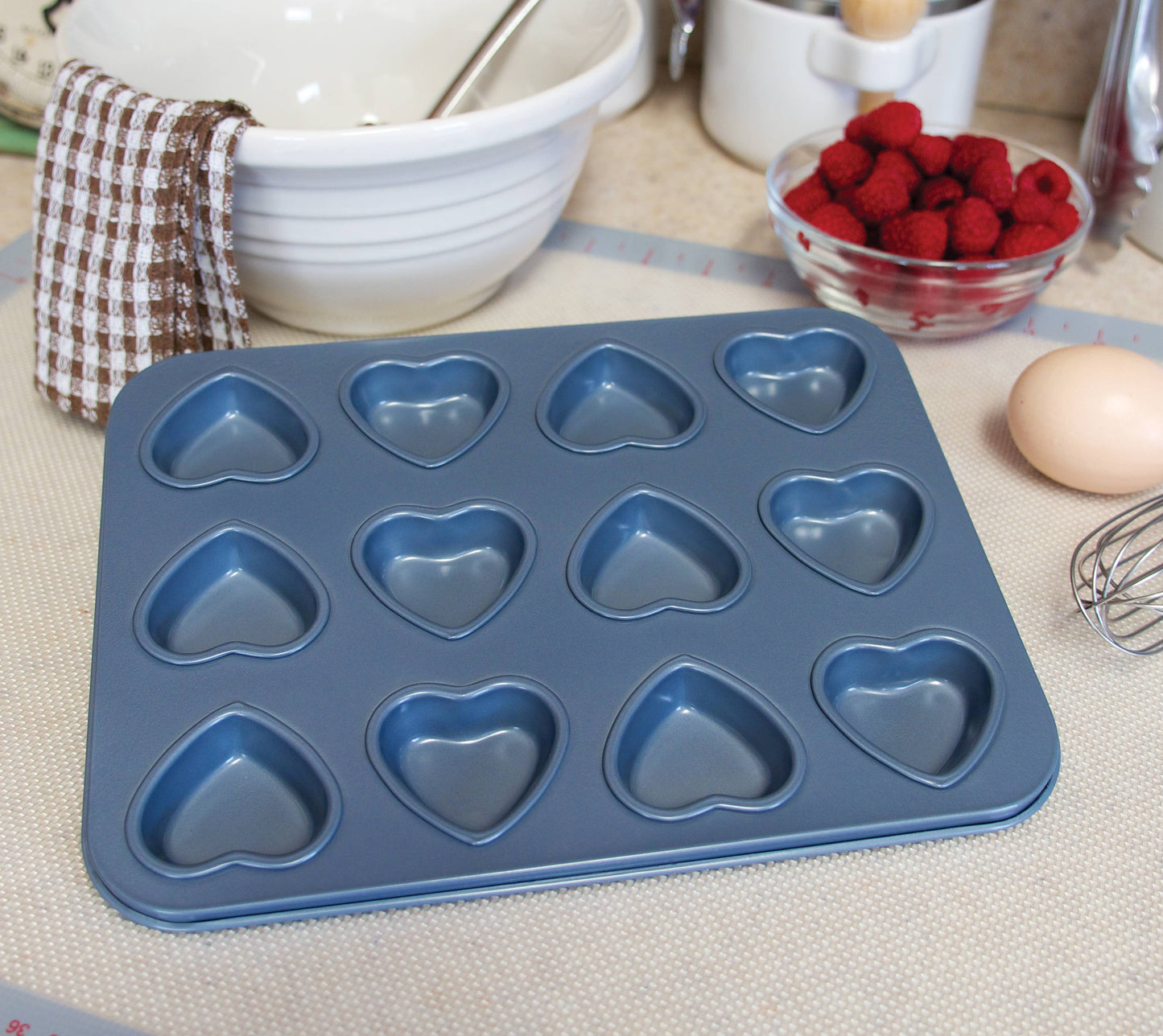 12 Cup Mini Heart Muffin Pan, 9.5” x 7.25” - Fox Run