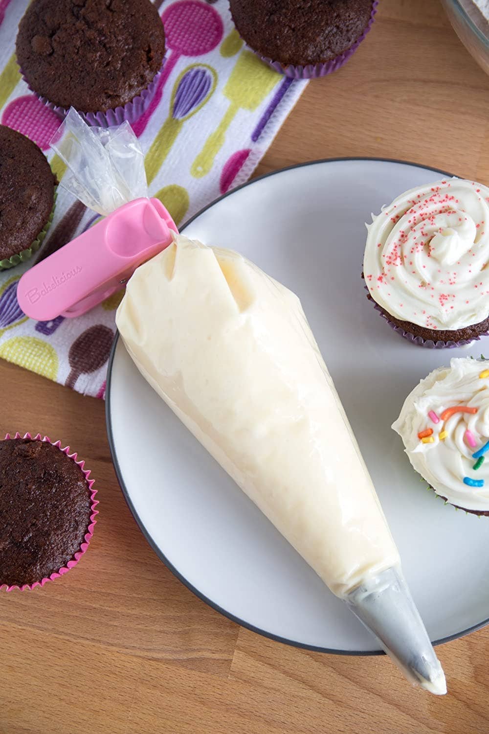 Bakelicious Decorating Bag Clips, Set of 3, 1"x1.5"x2.75"