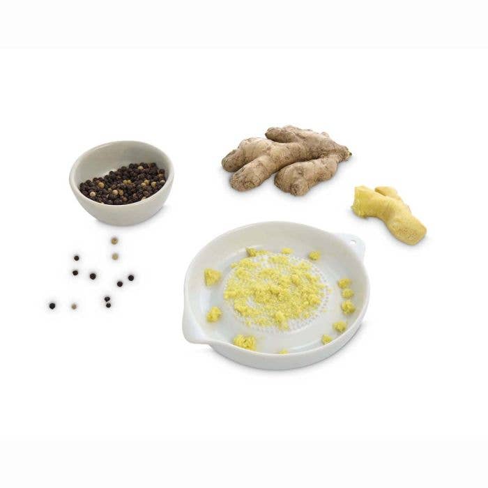 Ginger Grater Bowl With Spout- Helen's Asian Kitchen