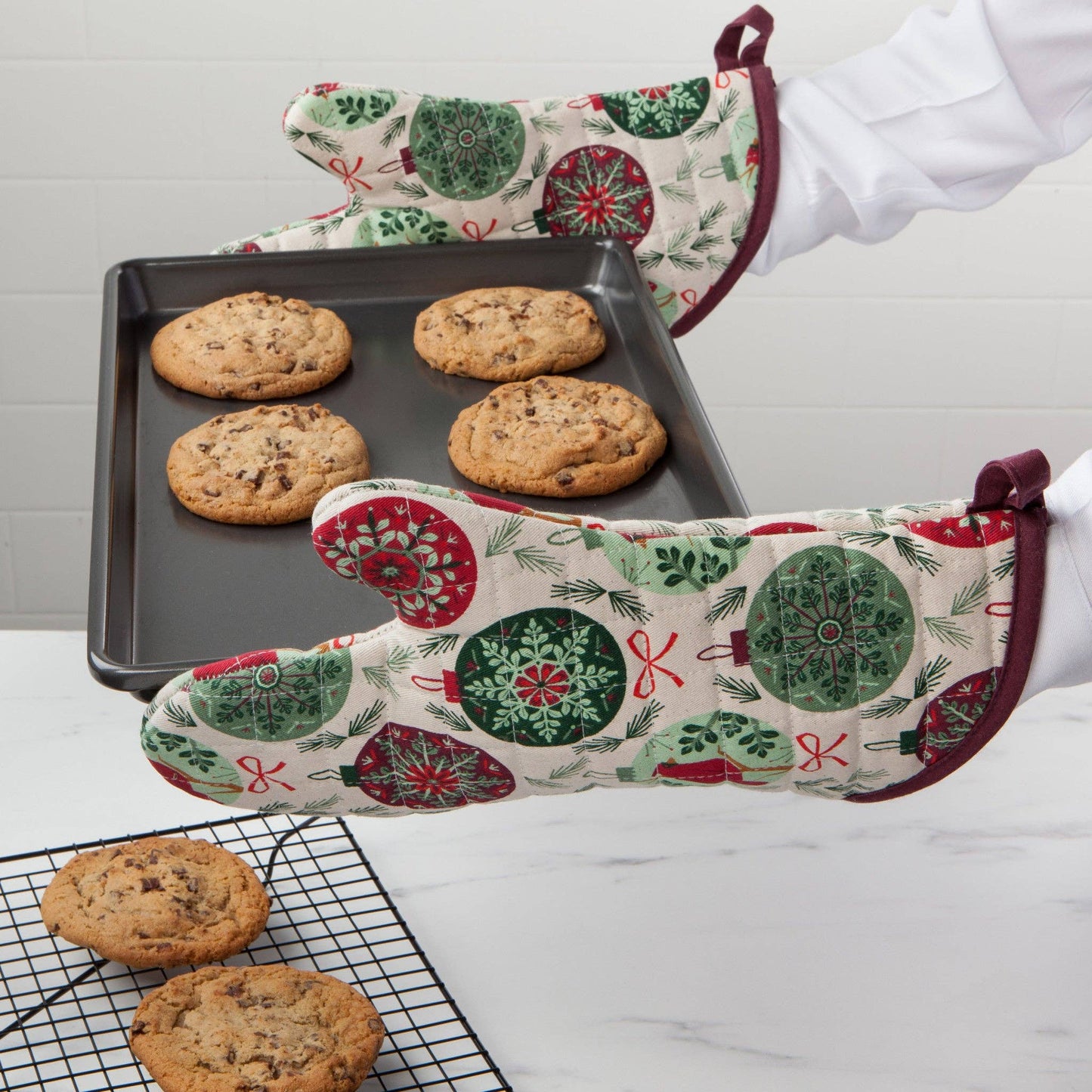 Good Tidings Christmas Chef Mitt - Now Designs by Danica