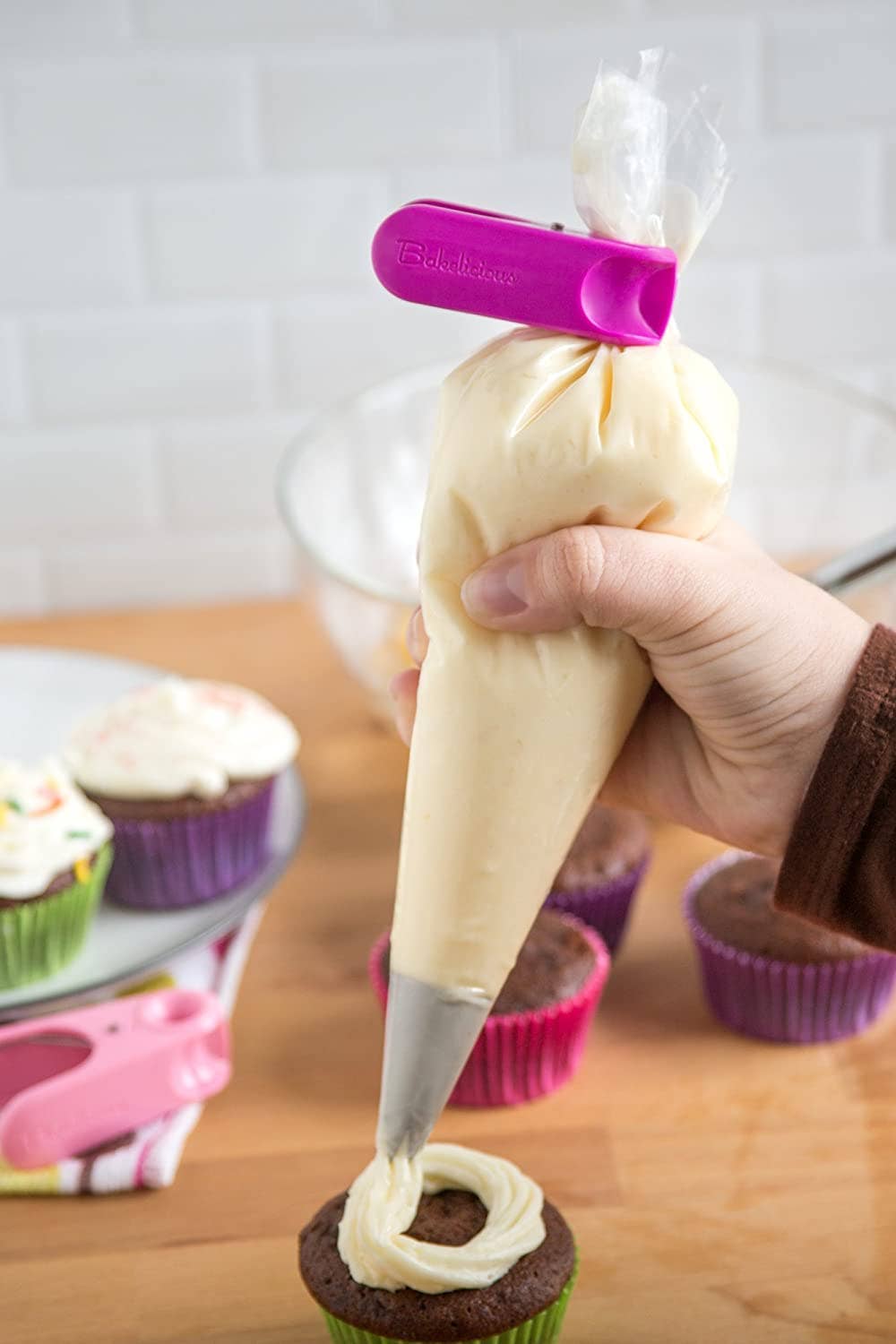 Bakelicious Decorating Bag Clips, Set of 3, 1"x1.5"x2.75"