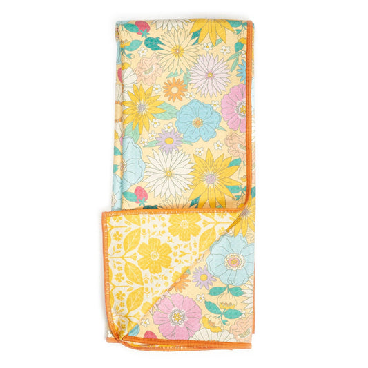 Daisies Anywhere Towel - Once Again Home Co.