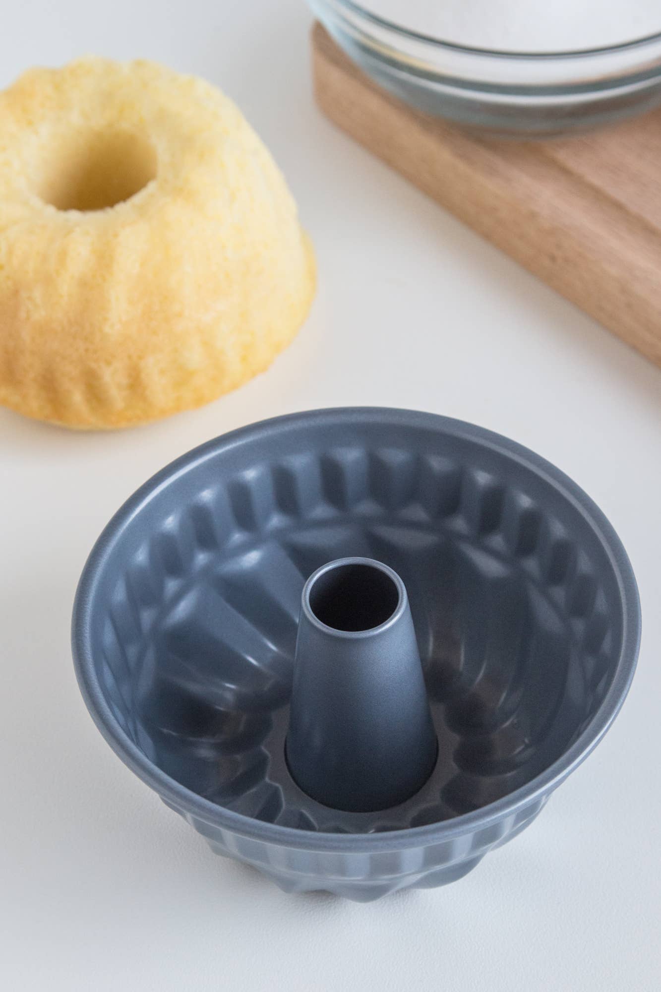 4.25” Mini Fluted Pan with Center Tube, Non-Stick - Fox Run