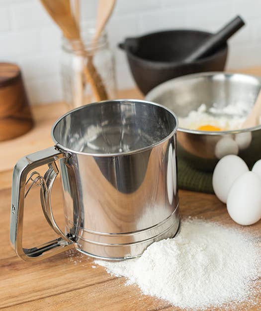 4 Cup Flour Sifter, 5" x 7.25" x 5.25" - Fox Run