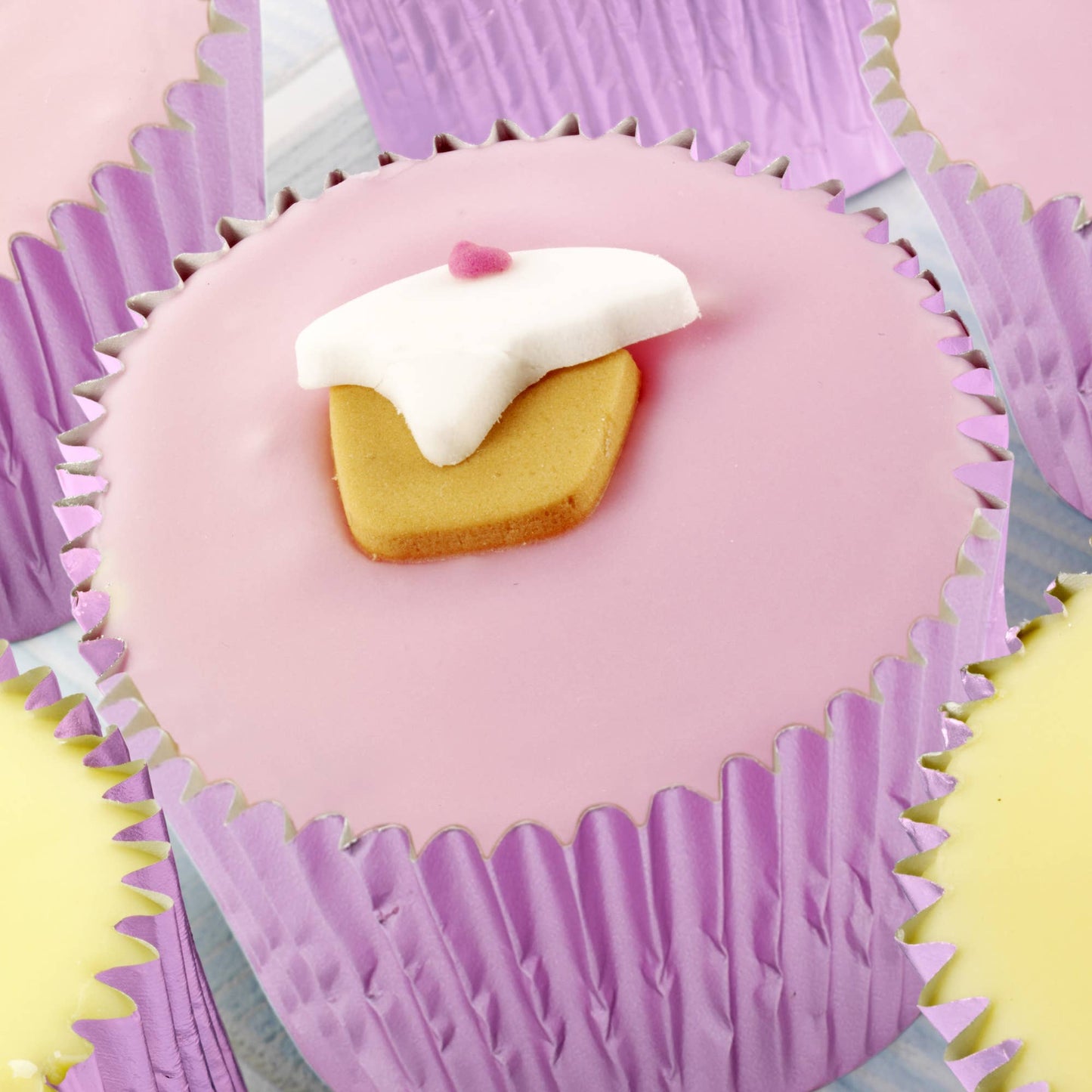 Light Pink Foil Cupcake Liners, 32 count, 3.25" - Fox Run